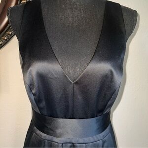 White House Black Market Women’s Black Sleeveless Satin Feel V-Neck Tulle 10